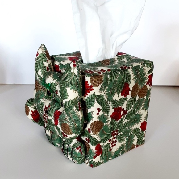 Christmas CAT Tissue Box Holder Green & Red Holly - Picture 3 of 6
